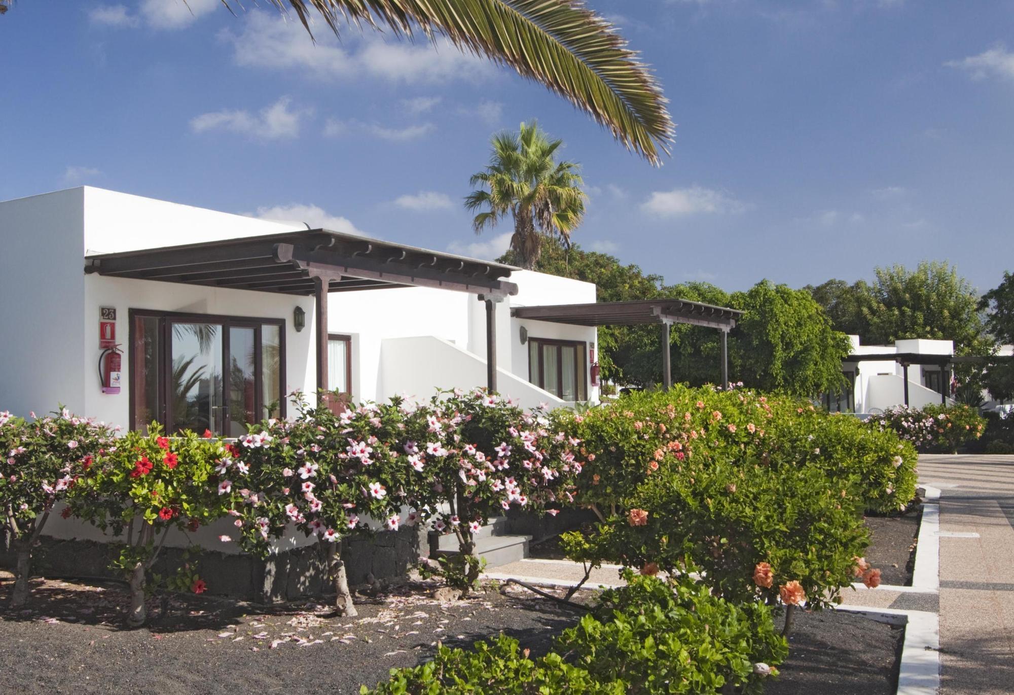 Playa Limones Bungalows Playa Blanca  Buitenkant foto