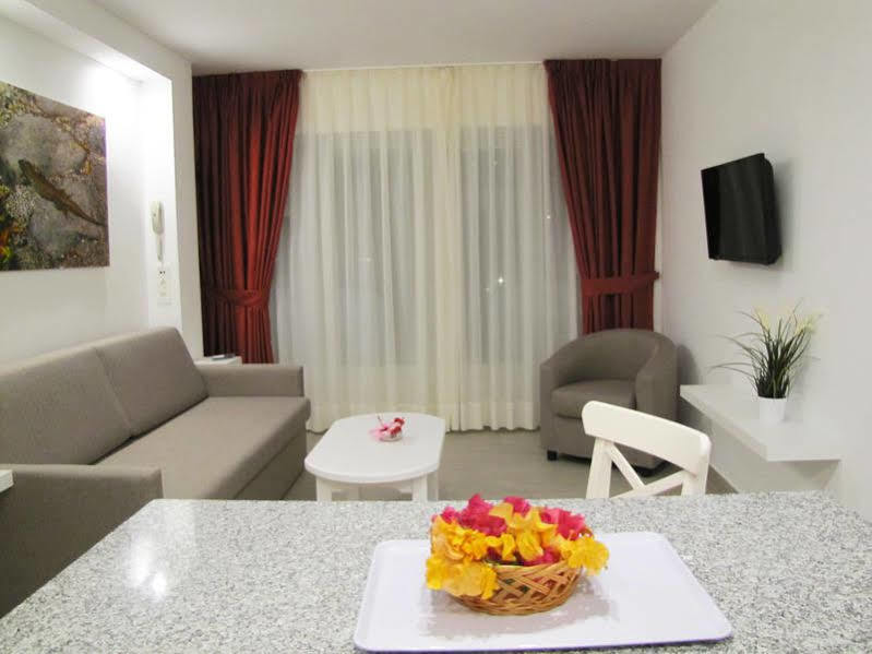 Playa Limones Bungalows Playa Blanca  Buitenkant foto
