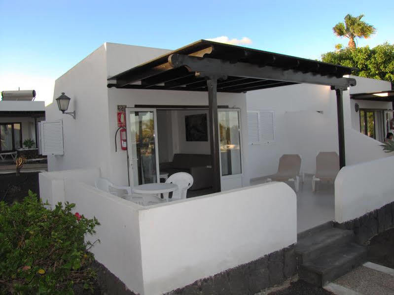 Playa Limones Bungalows Playa Blanca  Buitenkant foto